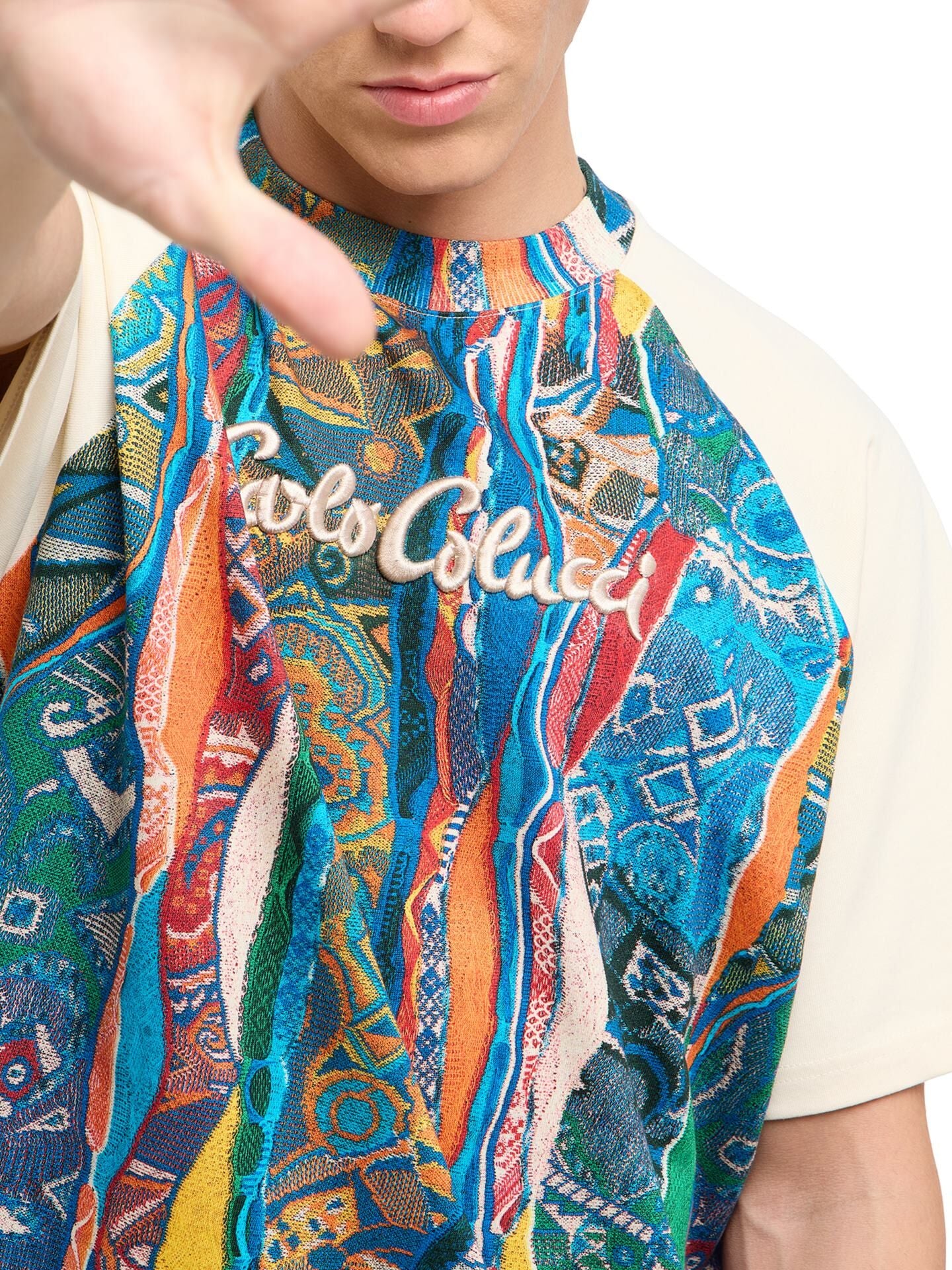 CARLO COLUCCI RETRO-VIBES T-SHIRT KLEURRIJK