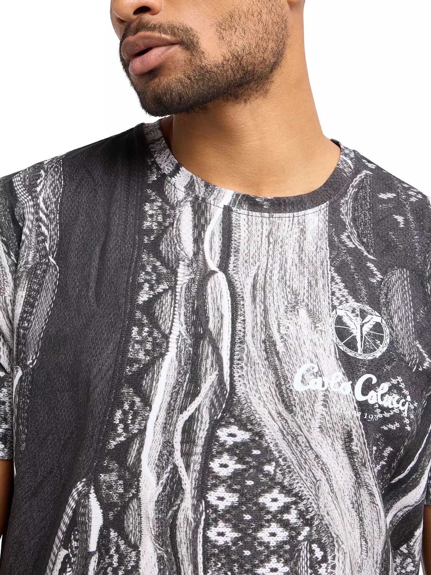 Carlo Colucci t-shirt met volledige print Zwart