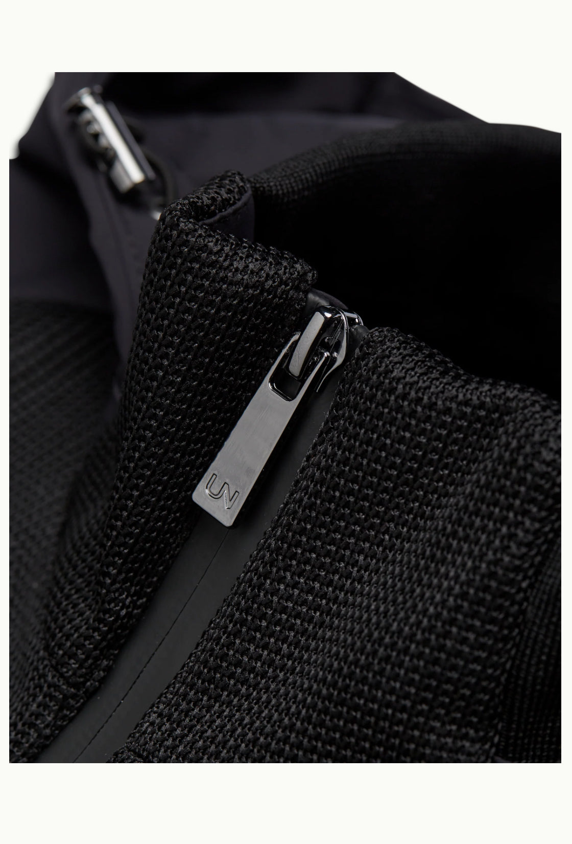 Unity Bomberjas Met Cappuchon Zwart Soft tech materiaal.