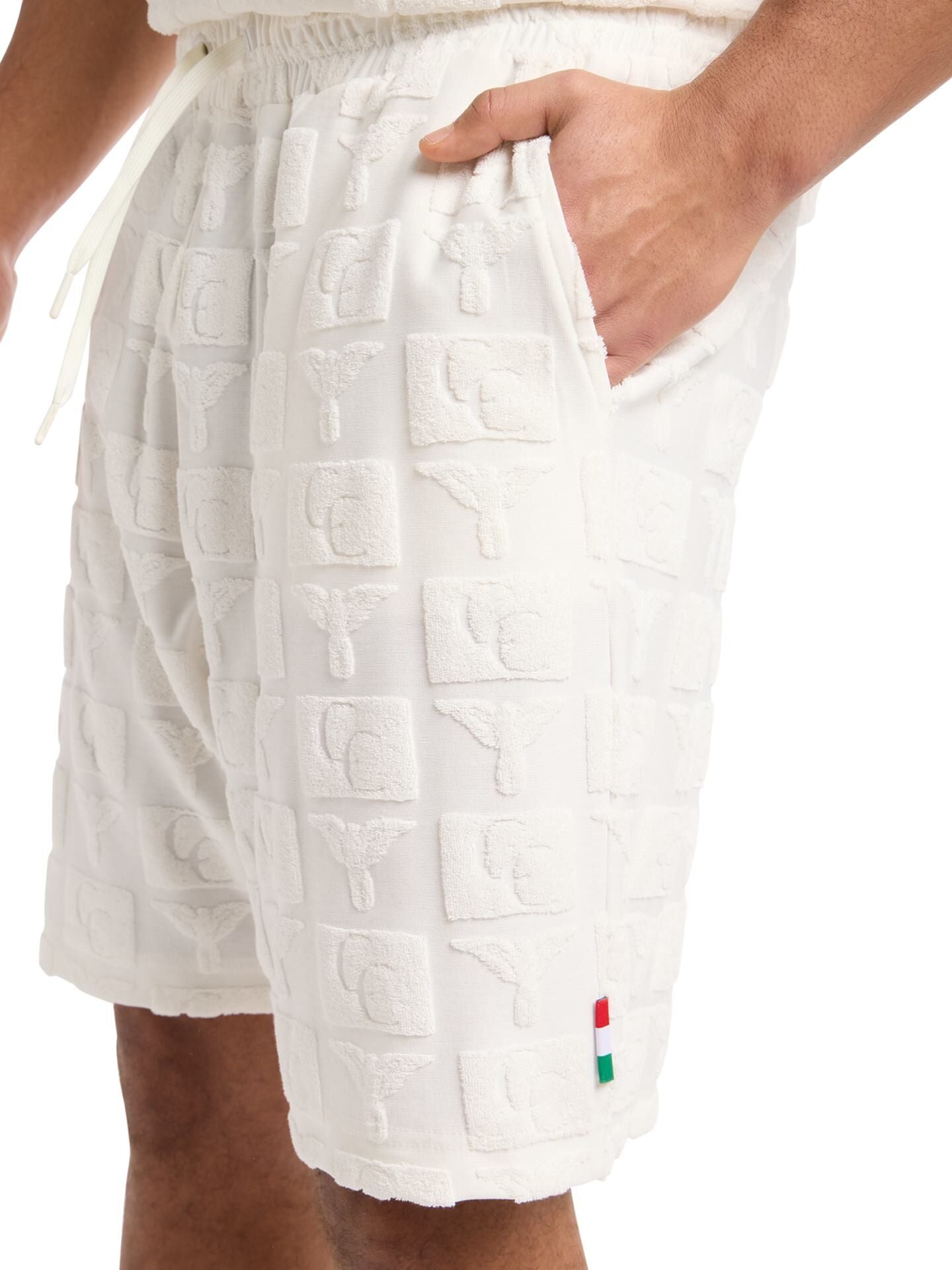 OVERSIZED SHORTS MET BADSTOF INZETSTUKKEN OFFWHITE