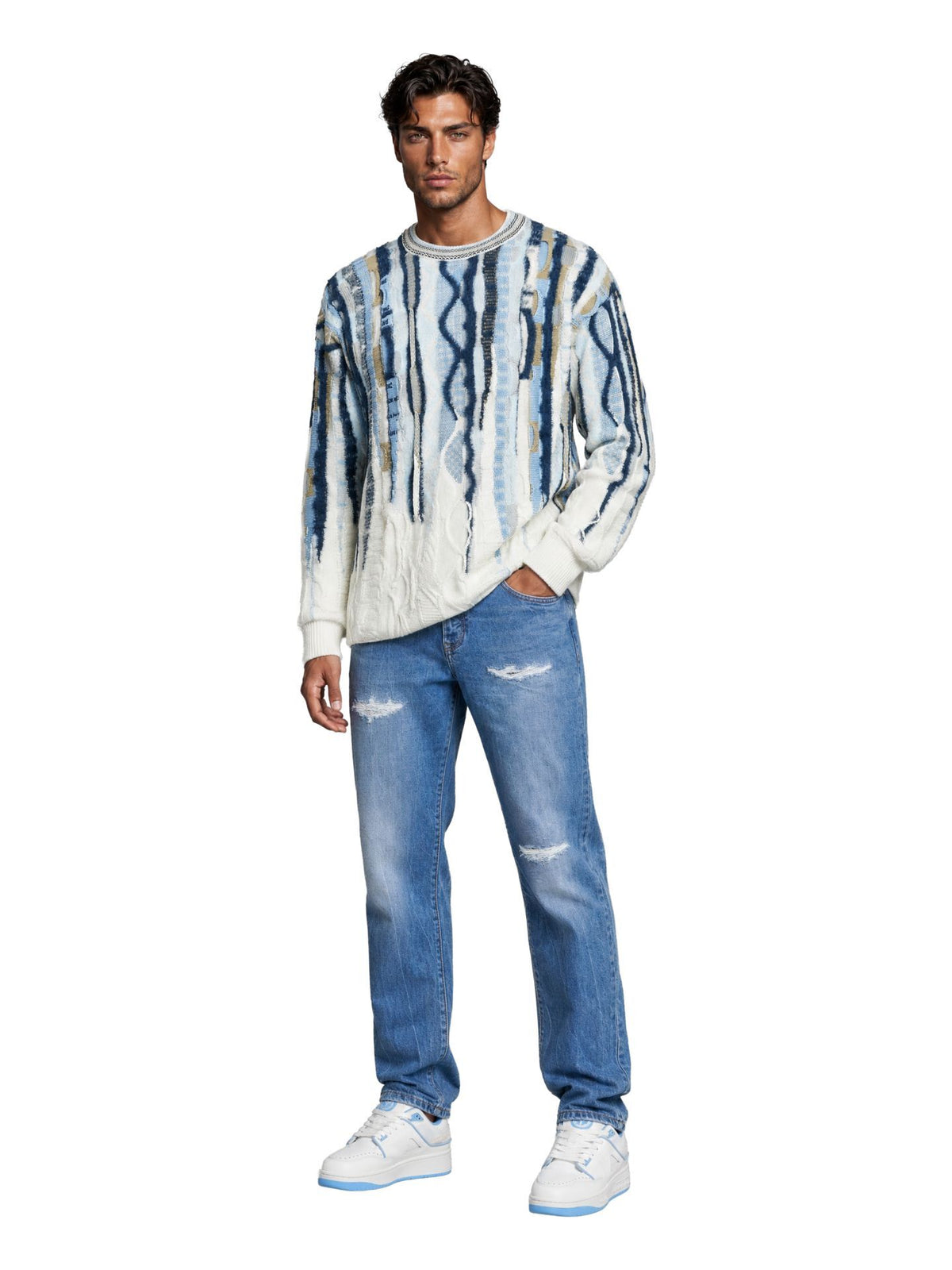 OVERSIZED FLUFFY (PLUIZIGE) TRUI - 3D-GEBREID BLAUW WIT