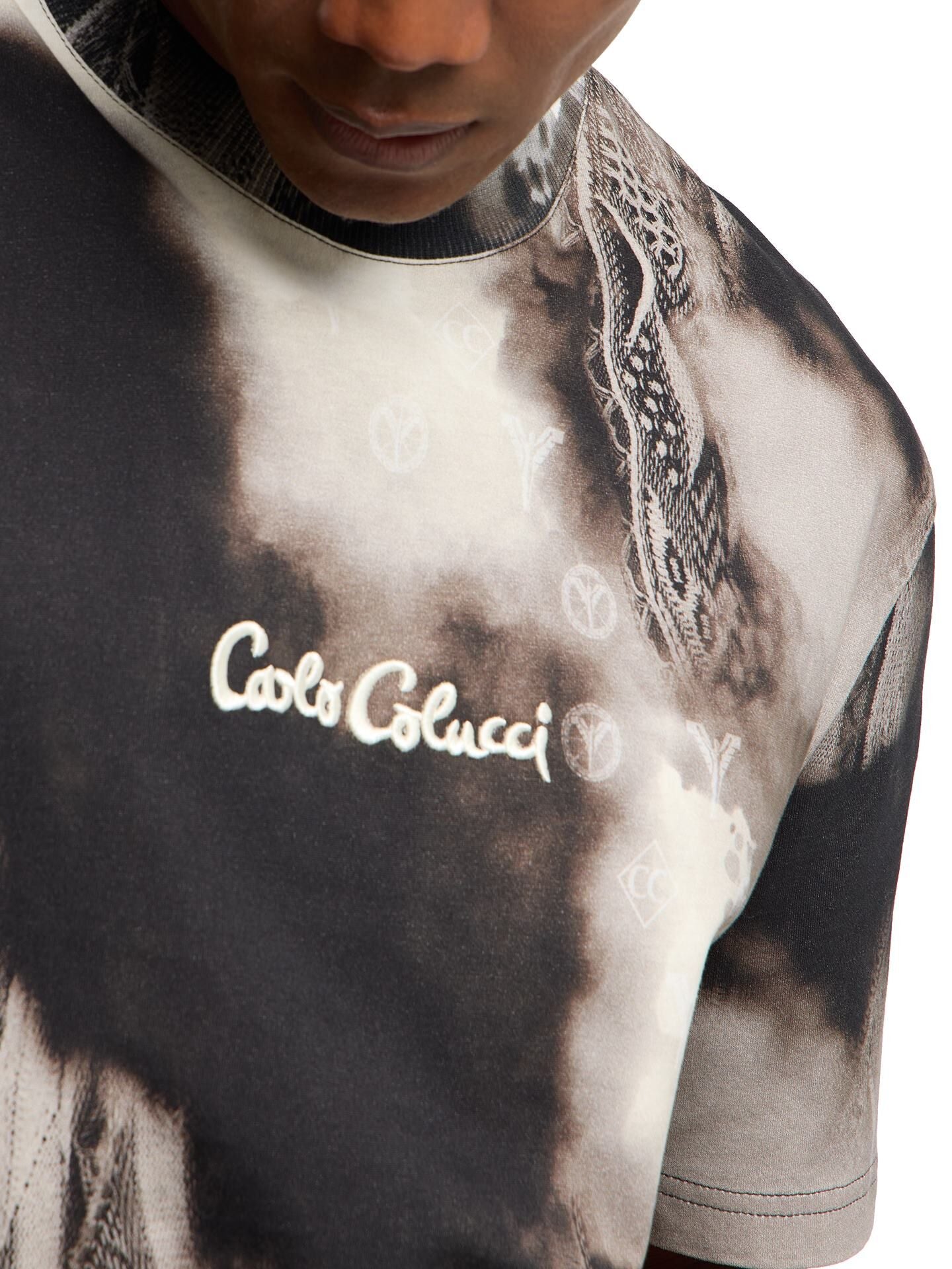 Carlo Colucci Oversized T-Shirt Gespoten Breisel Bruin/Zwart.